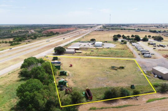 FOR LEASE:  Equipment Storage Lot on Highway 287, Vernon, TX